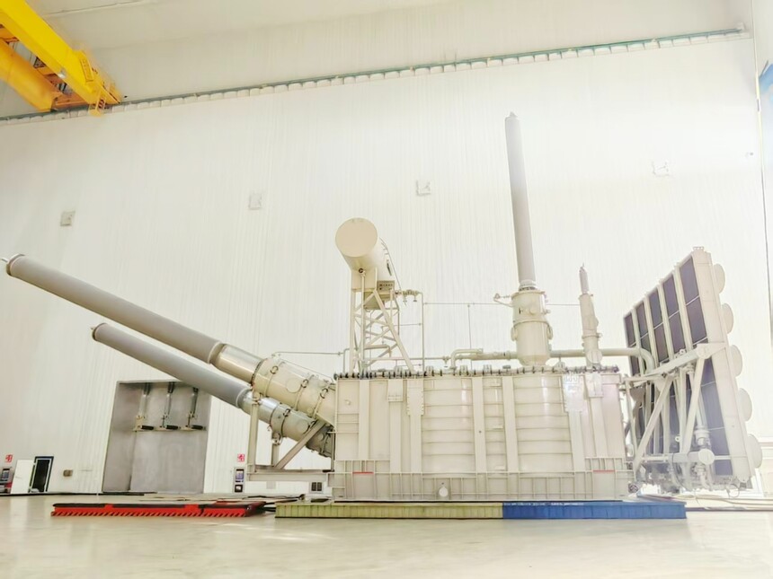 1.保變電氣承制的甘浙工程武威站首臺±800kV特高壓柔直變壓器一次通過全部試驗.jpg